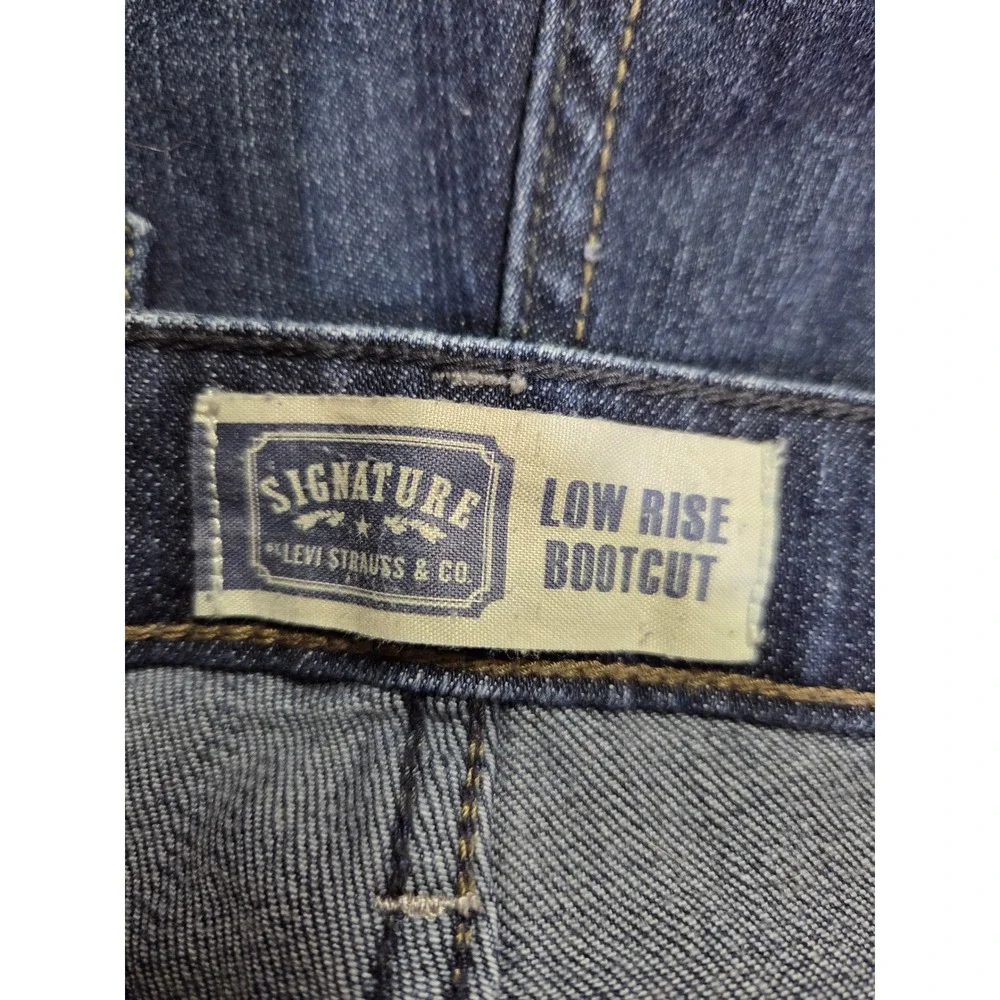 Signature by Levi Strauss & Co Womens Low Rise‎ Bootcut Jeans Dark Wash Size 10M
